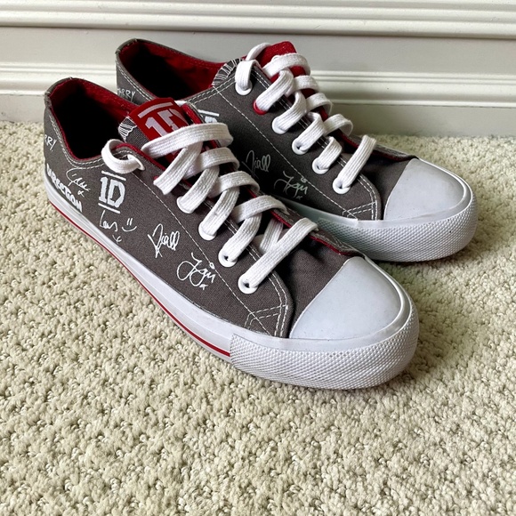 One Direction Low-Top Sneakers w/ Signatures – Rare - Picture 1 of 4